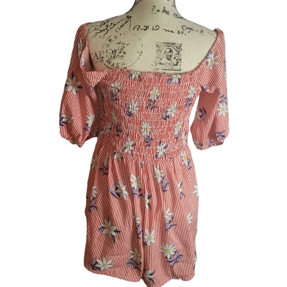 True destiny romper large Juniors Red white floral print off shoulder - Picture 2 of 4